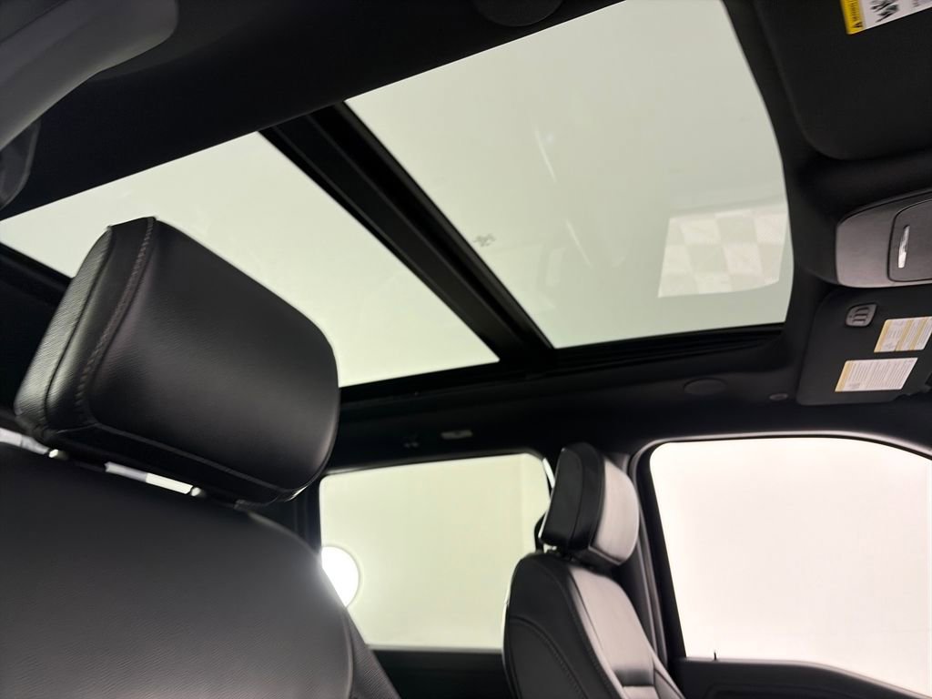 Certified 2025 Ford F150 Lariat w/ Equipment Group 502A High image 34