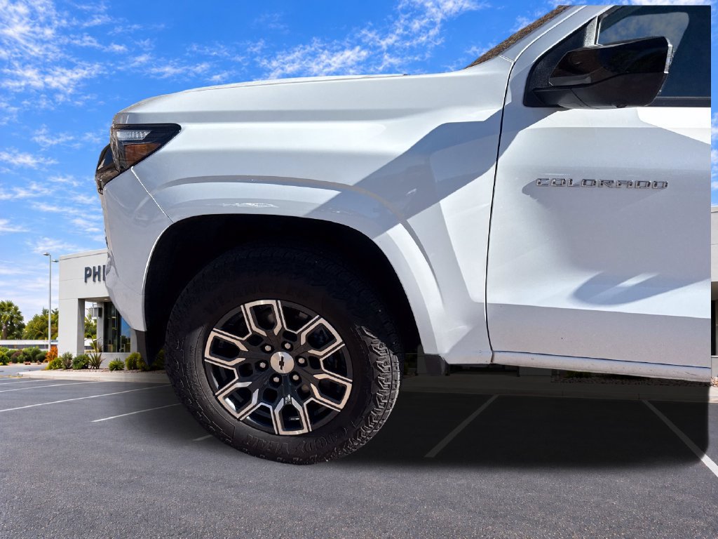 Used 2024 Chevrolet Colorado Z71 w/ Z71 Convenience Package 2 AWD/4WD image 35