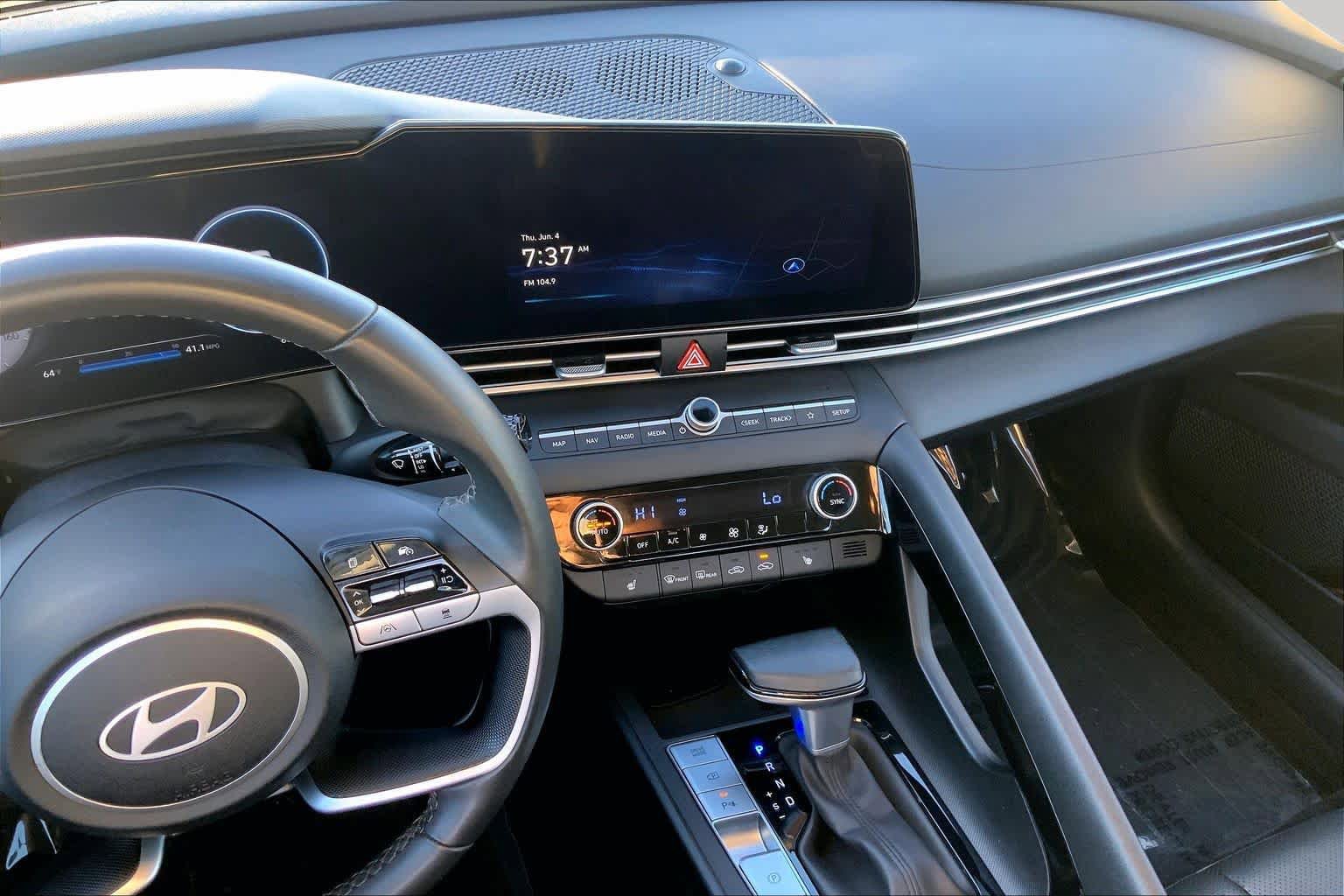 Used 2024 Hyundai Elantra Limited FWD image 7