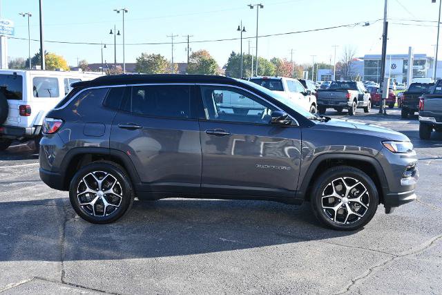 Used 2024 Jeep Compass Limited AWD/4WD image 8