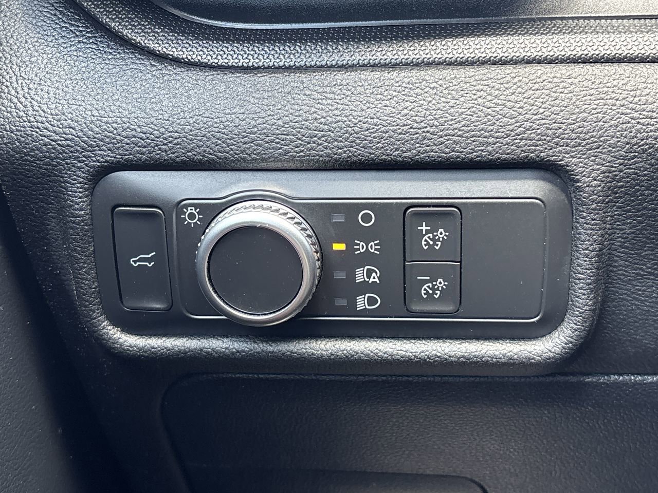 Certified 2021 Ford Explorer 2WD image 25