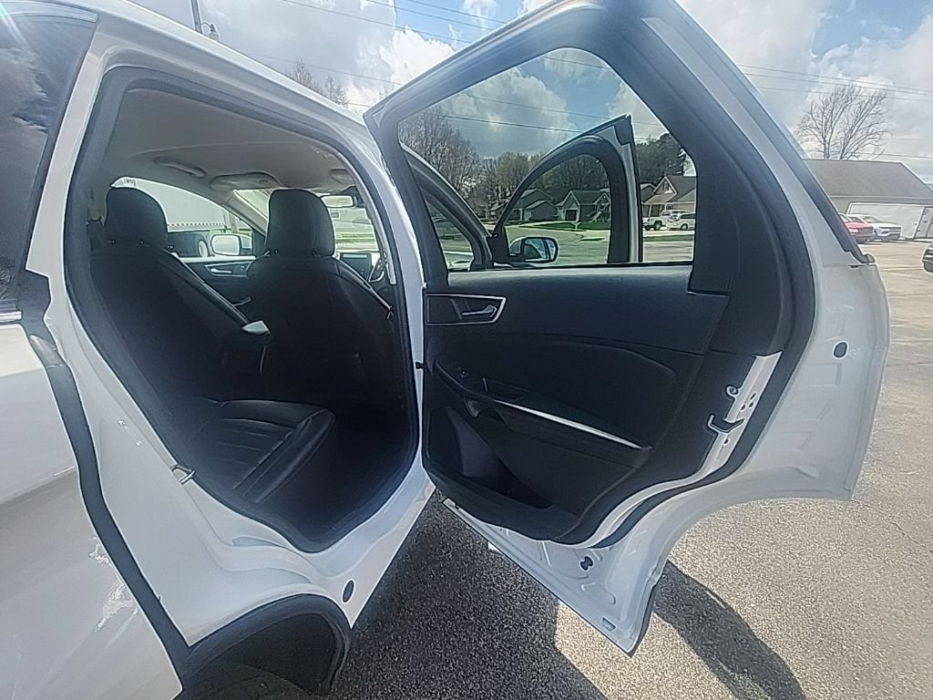 Certified 2024 Ford Edge SEL w/ Convenience Package AWD/4WD image 11