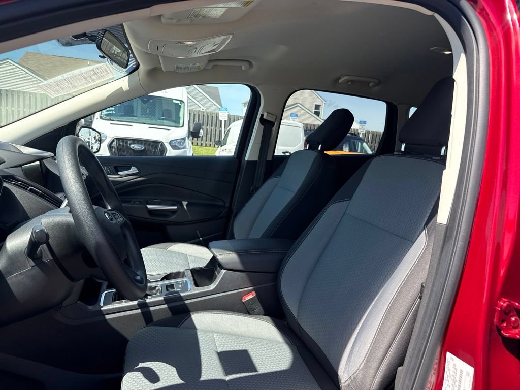 Certified 2019 Ford Escape SE FWD image 4
