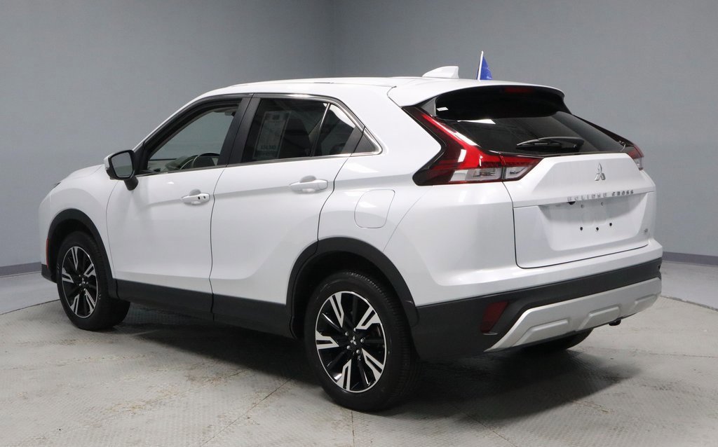 Used 2024 Mitsubishi Eclipse Cross SE image 3