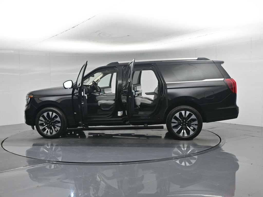 Certified 2025 Ford Expedition Max Platinum w/ Driver's Package AWD/4WD image 41