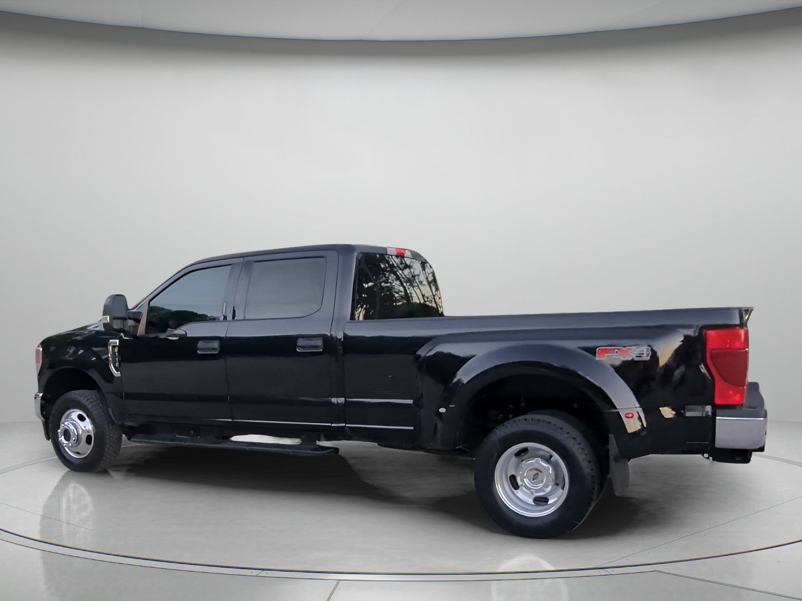 Certified 2020 Ford F350 XLT w/ XLT Value Package AWD/4WD image 16