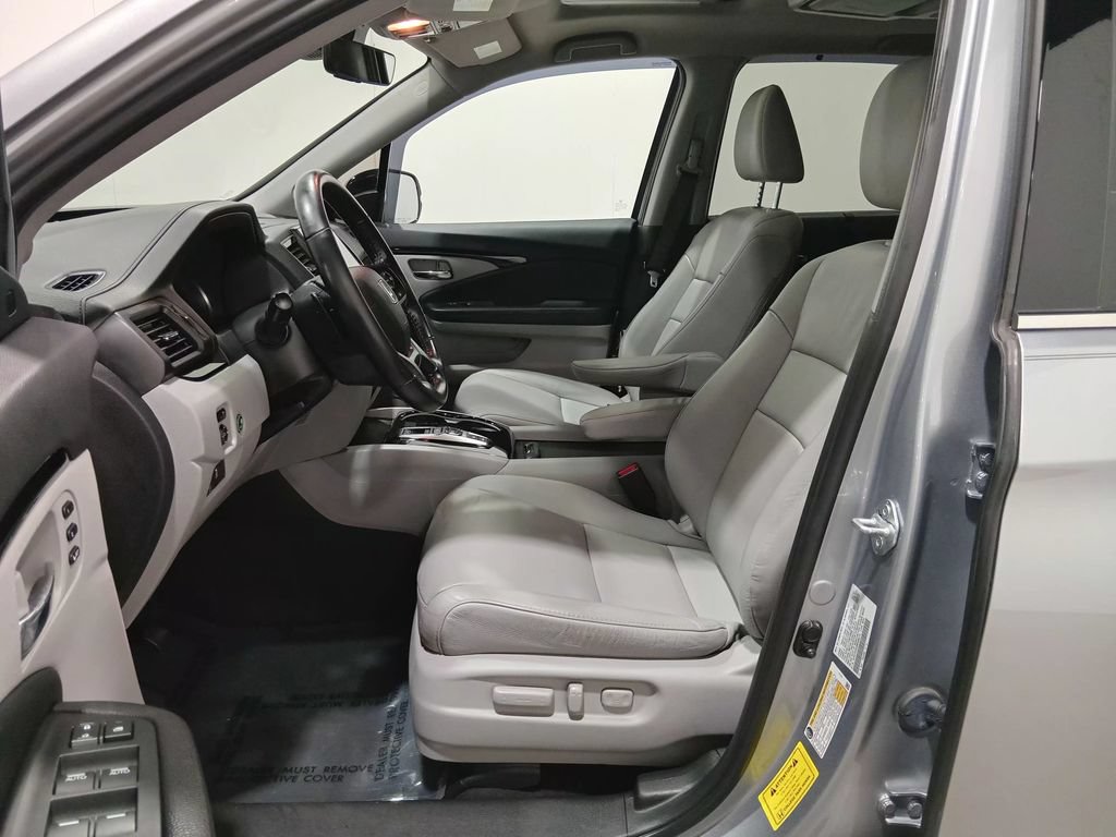 Used 2021 Honda Pilot Touring image 17