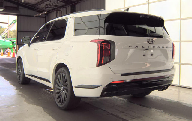 Used 2024 Hyundai Palisade Calligraphy AWD/4WD image 4