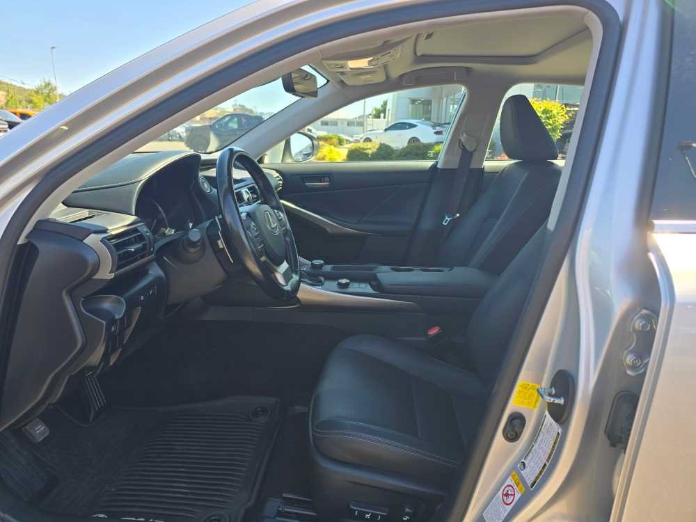 Used 2017 Lexus IS 200t RWD image 9