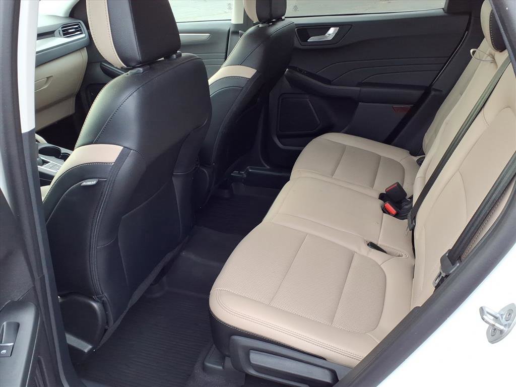 Certified 2022 Ford Escape Titanium w/ Class II Trailer Tow Package image 19