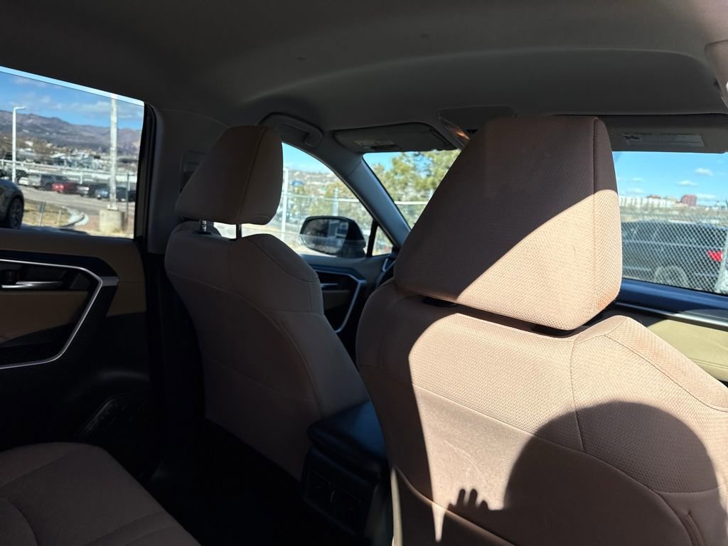 Used 2021 Toyota RAV4 XLE w/ Carpet Mat Package (TMS) image 27