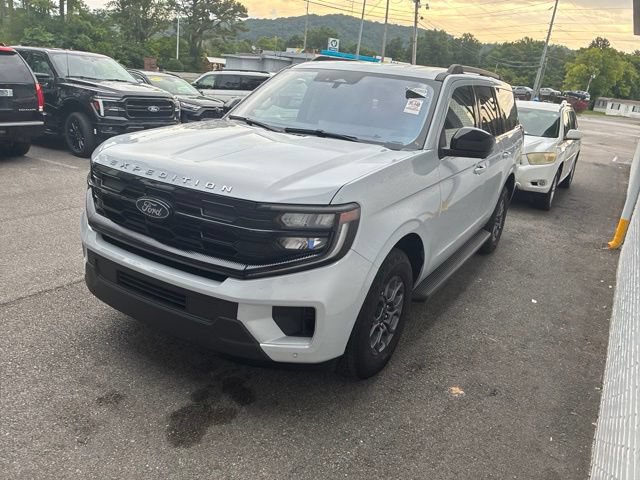 Certified 2025 Ford Expedition Active RWD image 13