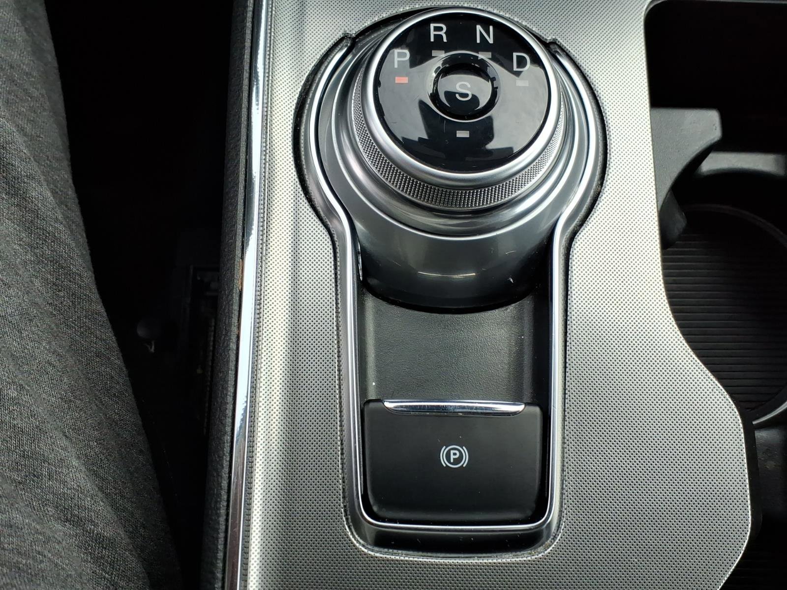 Certified 2024 Ford Edge Titanium image 19