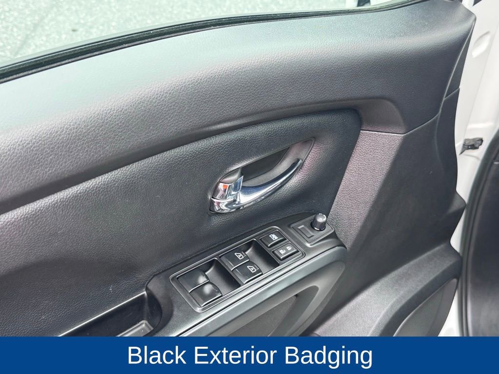 Used 2019 Nissan Titan SV w/ SV Convenience Package image 10