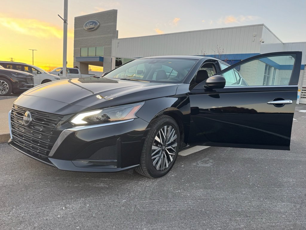 Used 2024 Nissan Altima 2.5 SV image 31