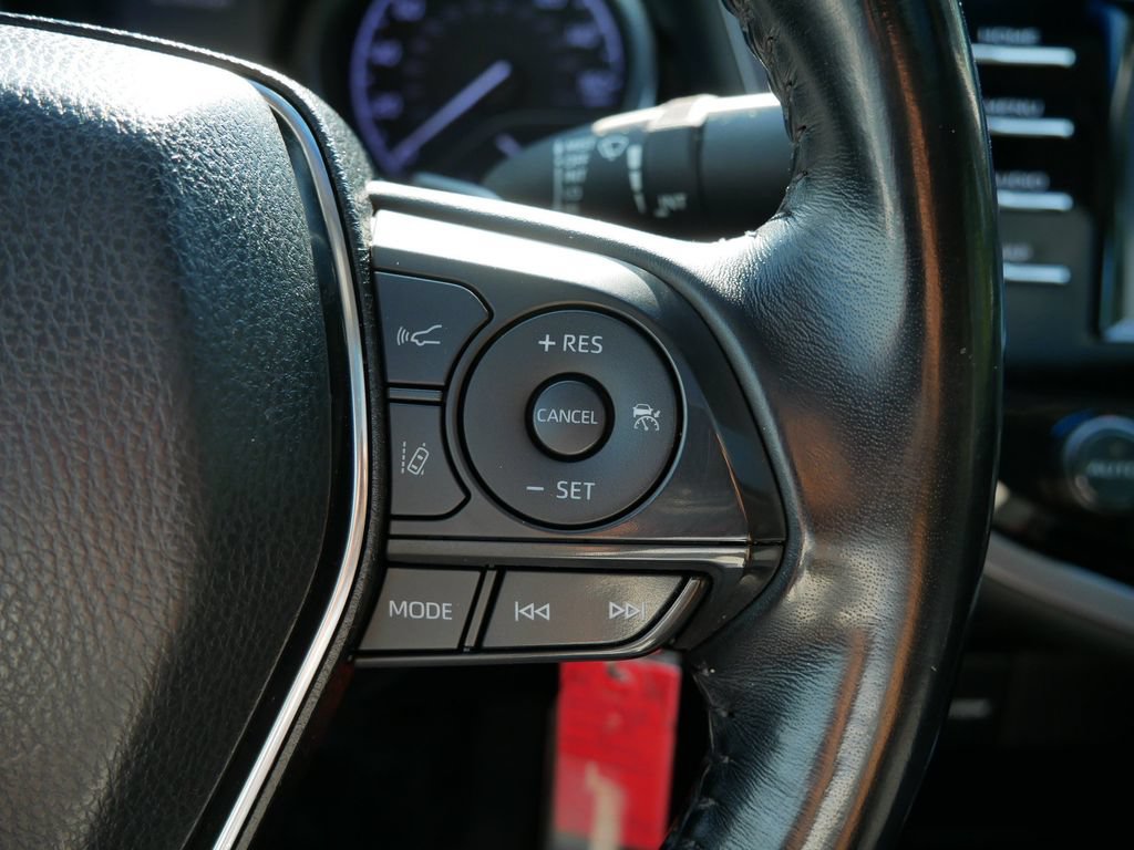 Used 2019 Toyota Camry SE FWD image 18