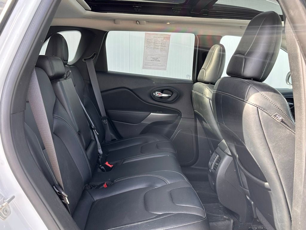 Used 2022 Jeep Cherokee Limited w/ Mopar Interior Package AWD/4WD image 23
