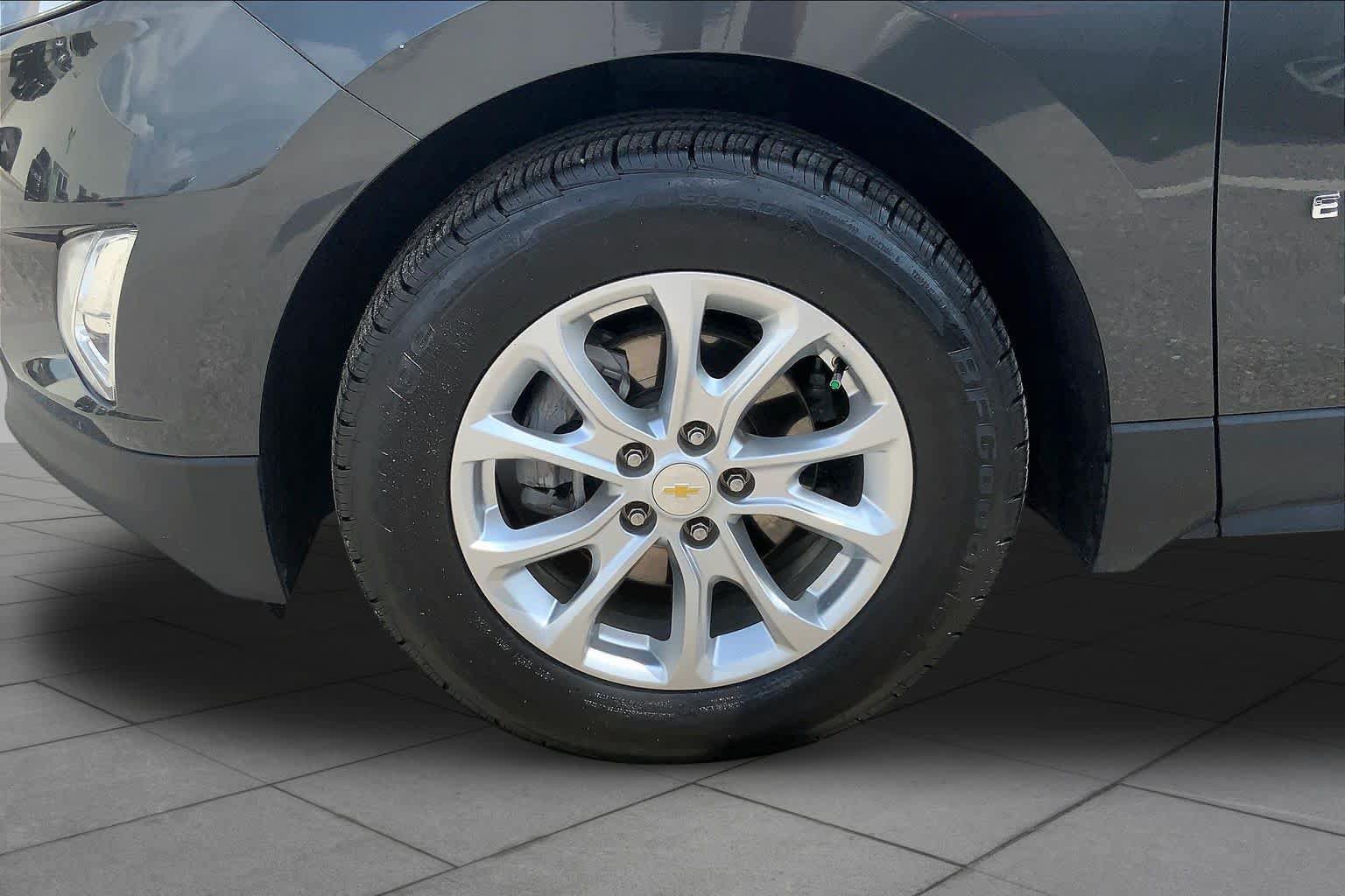 Used 2020 Chevrolet Equinox LS w/ LS Convenience Package FWD image 10