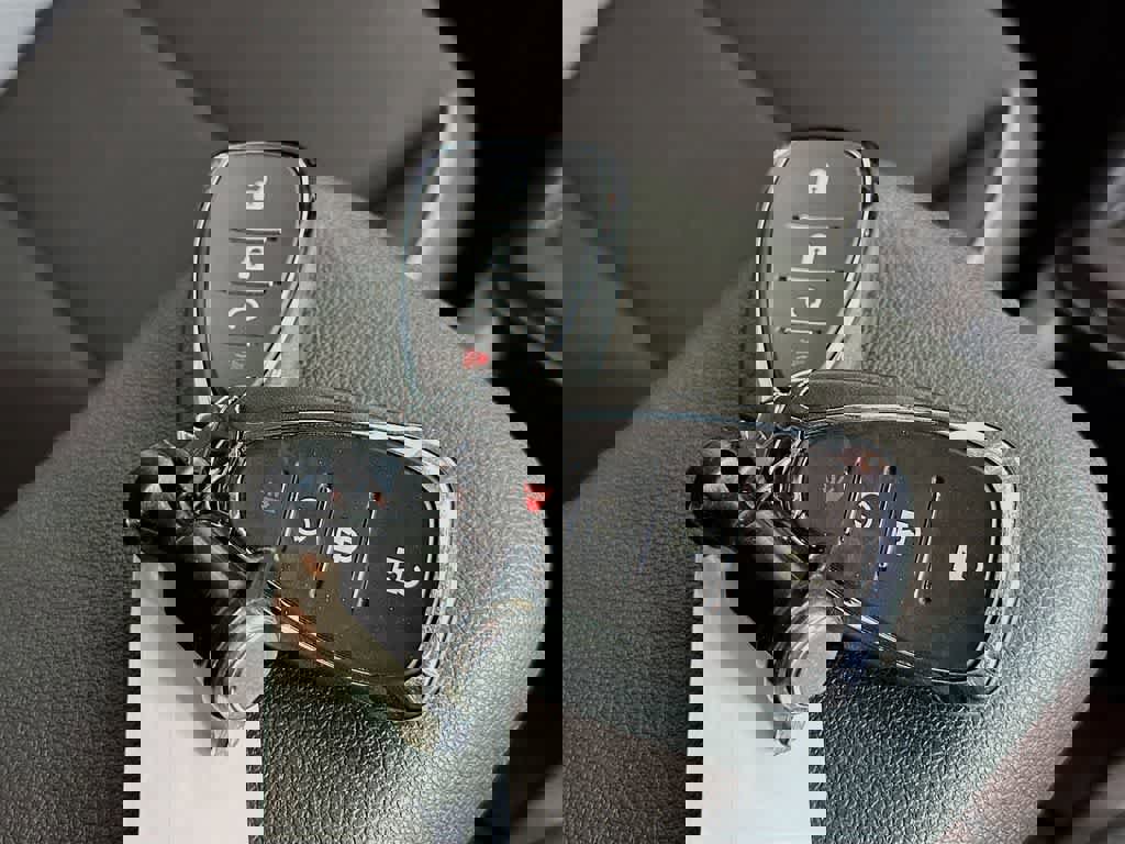 Used 2023 Chevrolet TrailBlazer LT w/ Convenience Package image 21