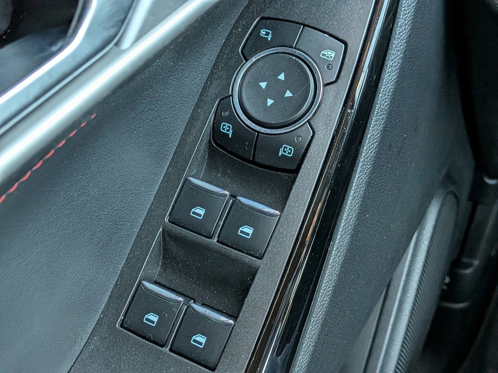 Certified 2023 Ford Explorer ST-Line w/ Class IV Trailer Tow Package image 28