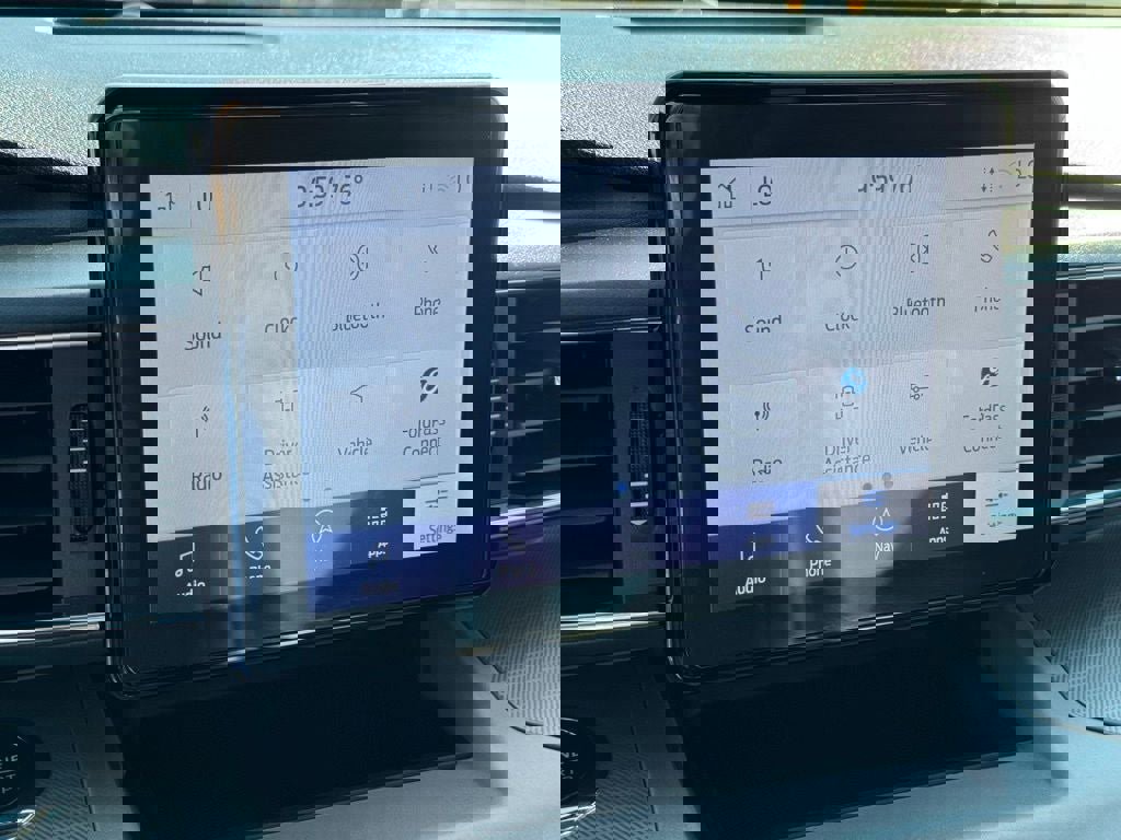 Certified 2023 Ford Explorer XLT w/ Equipment Group 202A image 31