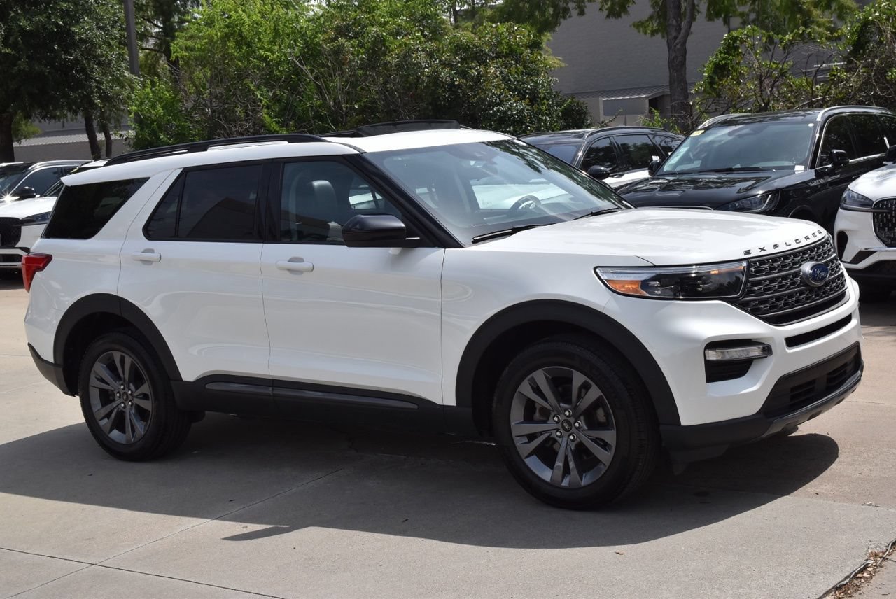 Certified 2024 Ford Explorer XLT w/ Equipment Group 202A AWD/4WD image 5