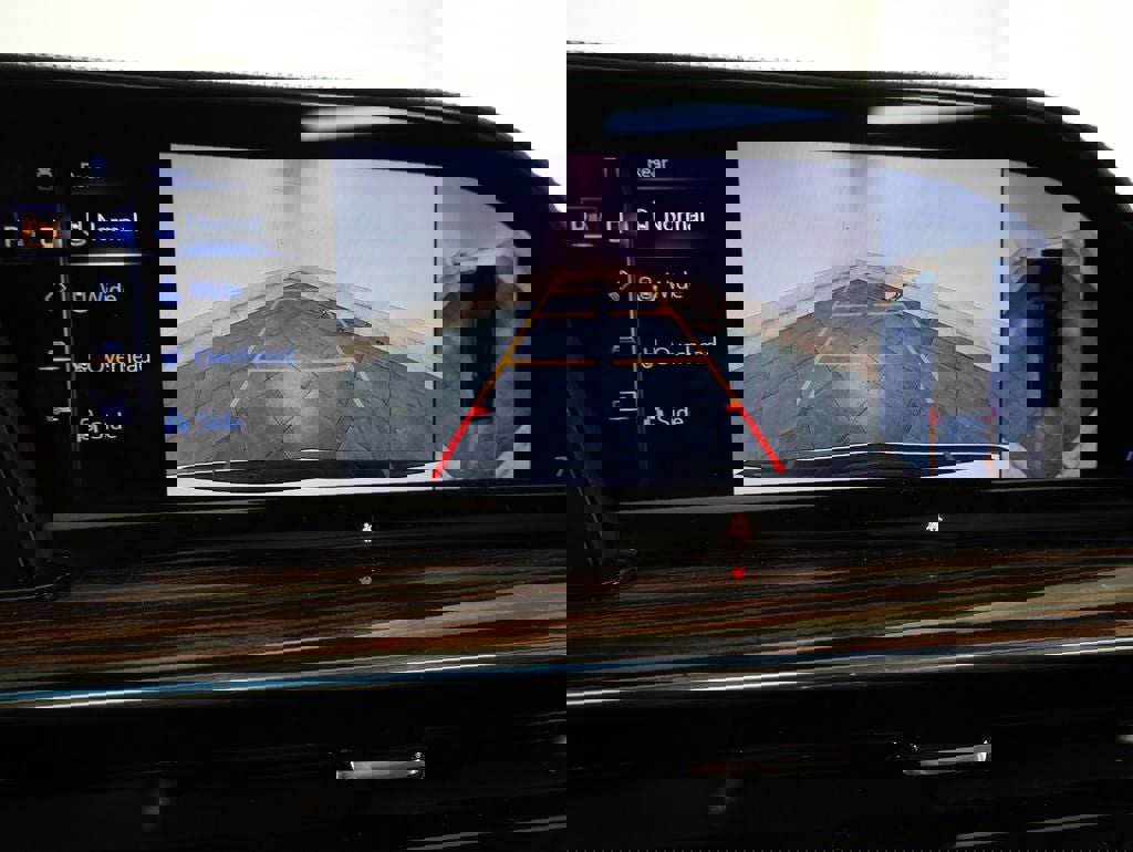 Used 2023 Cadillac Escalade Premium Luxury image 35