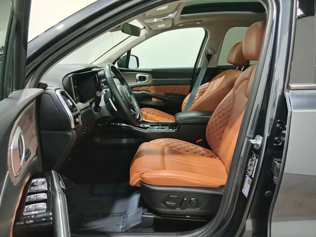 Used 2022 Kia Sorento SX Prestige w/ Rust Color Package AWD/4WD image 15