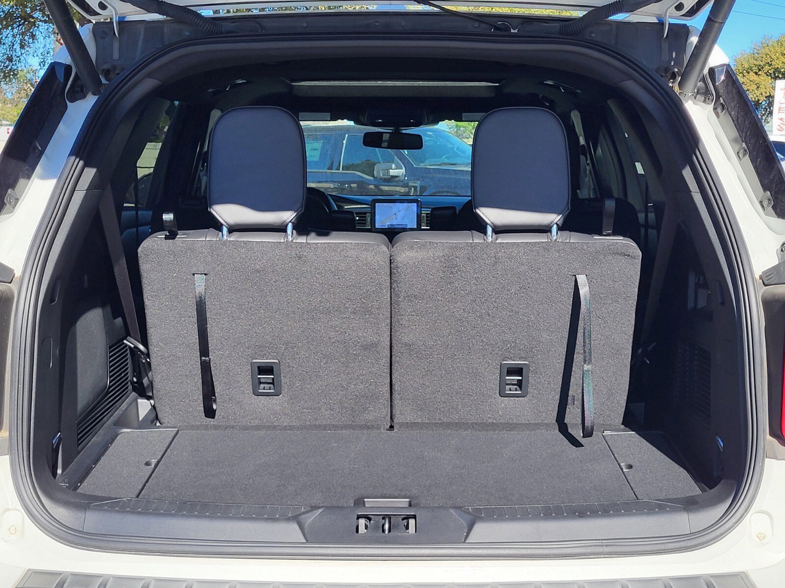 Certified 2023 Ford Explorer ST-Line w/ Class IV Trailer Tow Package image 31