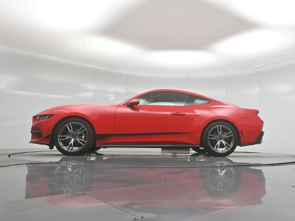 Certified 2024 Ford Mustang Coupe RWD image 7