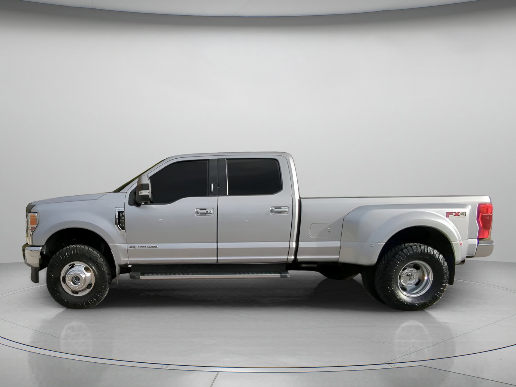 Certified 2022 Ford F350 Lariat w/ Lariat Ultimate Package image 8