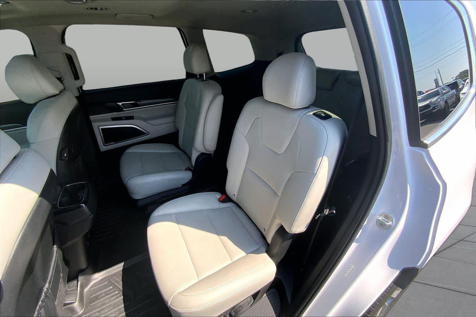 Used 2022 Kia Telluride S FWD image 20