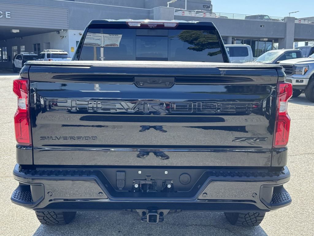 Used 2023 Chevrolet Silverado 1500 ZR2 w/ Technology Package image 5