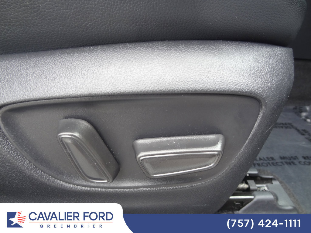Used 2023 Toyota Highlander XLE FWD image 19