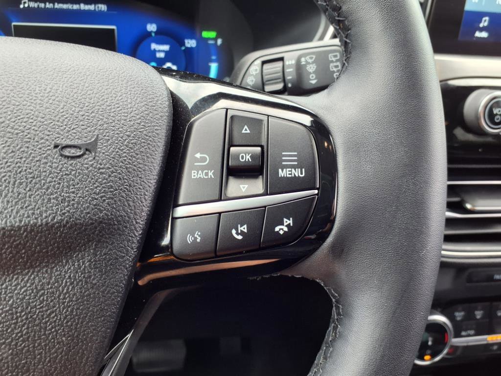 Certified 2022 Ford Escape Titanium image 18