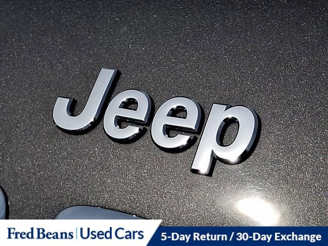 Used 2018 Jeep Cherokee Latitude Plus AWD/4WD image 32