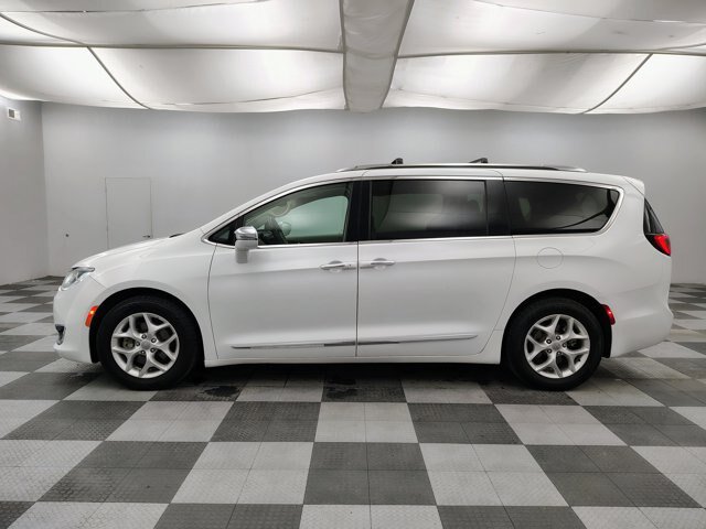 Used 2020 Chrysler Pacifica Limited FWD image 7