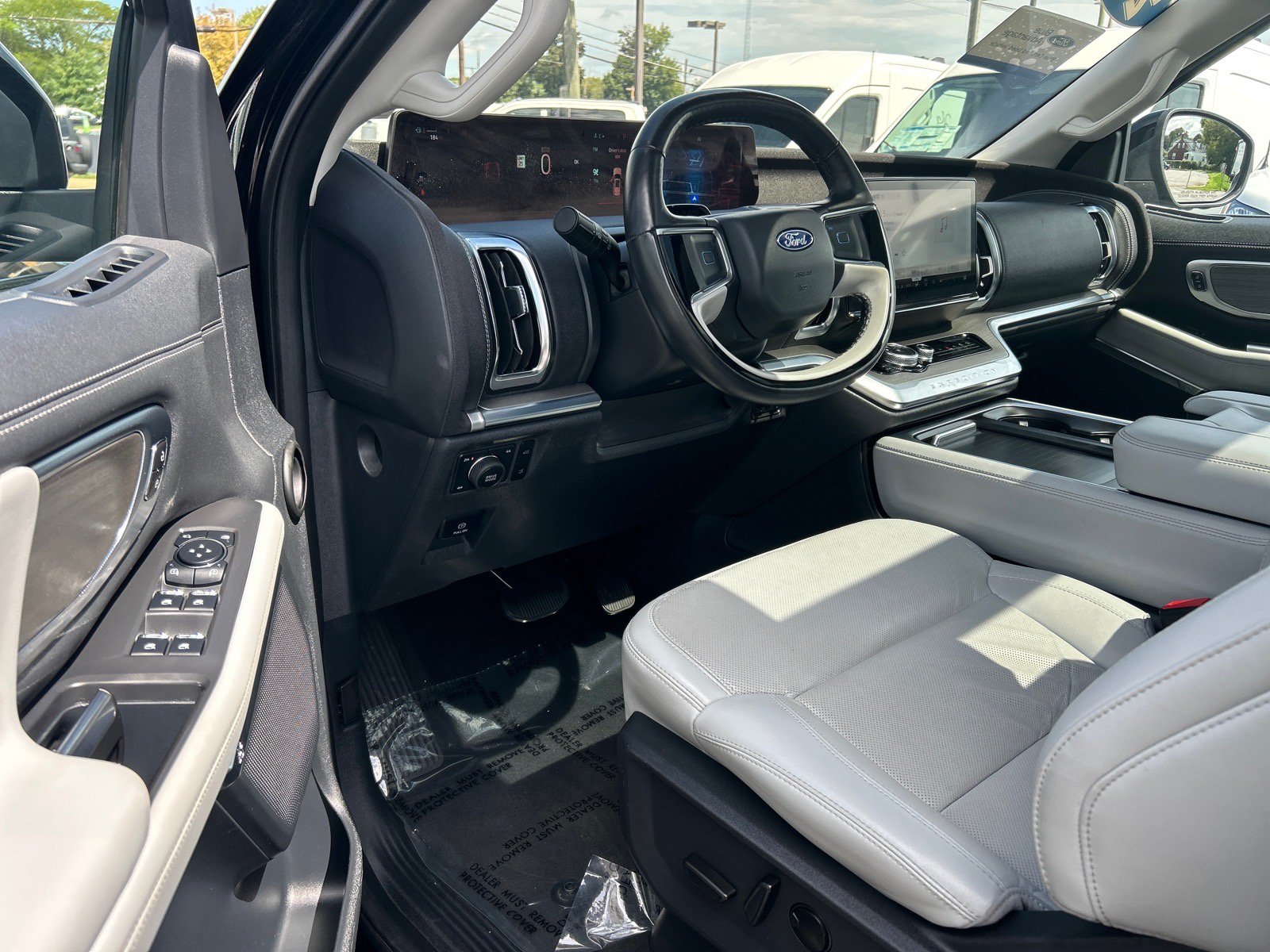Certified 2025 Ford Expedition Max Platinum AWD/4WD image 8