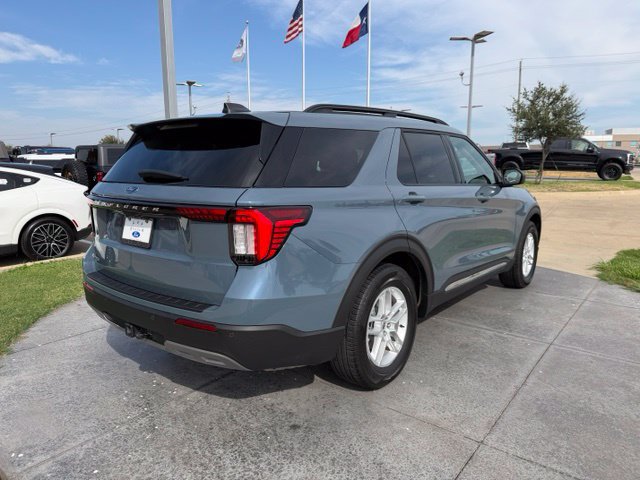 Certified 2025 Ford Explorer Active w/ Active Comfort Package RWD image 7