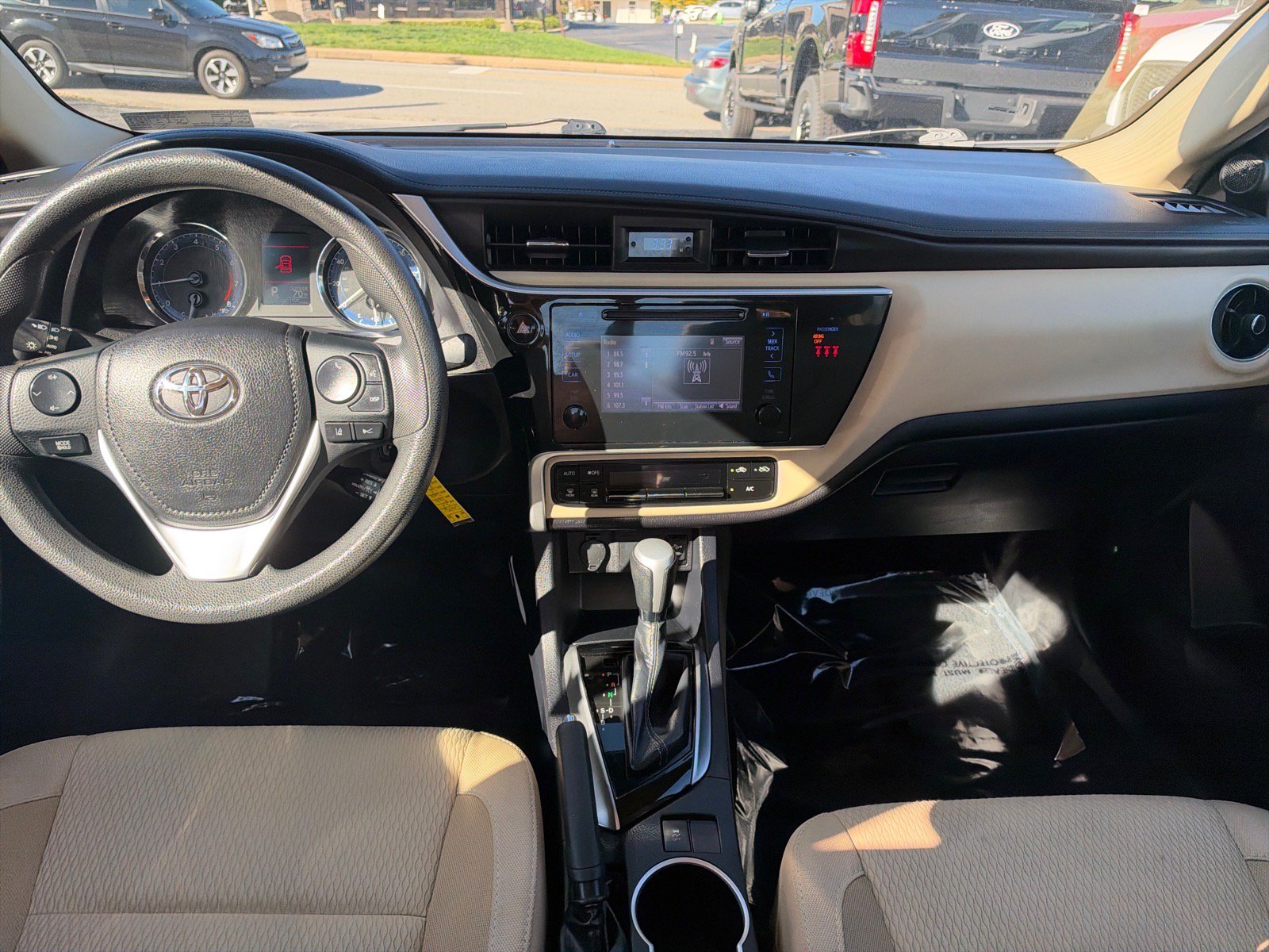 Used 2019 Toyota Corolla LE FWD image 6
