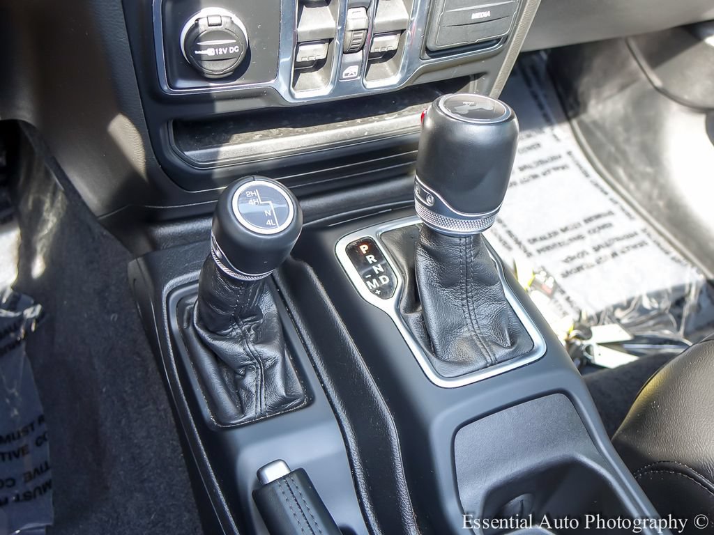 Used 2023 Jeep Wrangler Unlimited Sahara AWD/4WD image 19