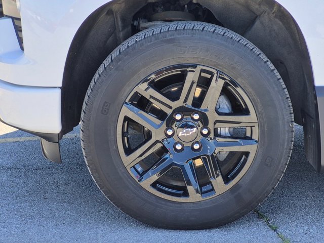 Used 2024 Chevrolet Silverado 1500 Custom w/ Rally Edition AWD/4WD image 10