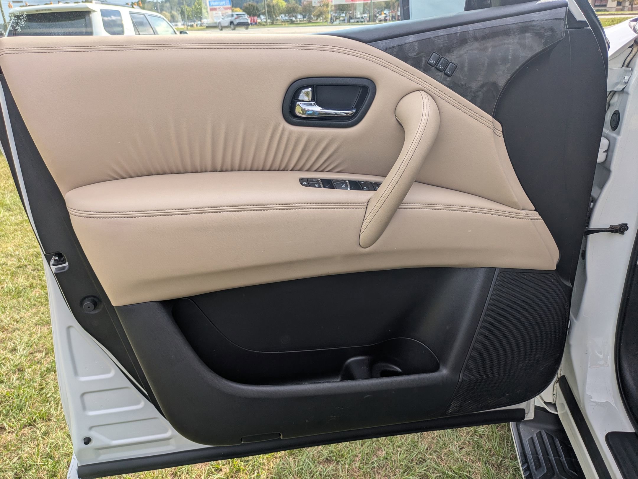 Used 2021 Nissan Armada Platinum w/ Captain's Chairs Package image 12