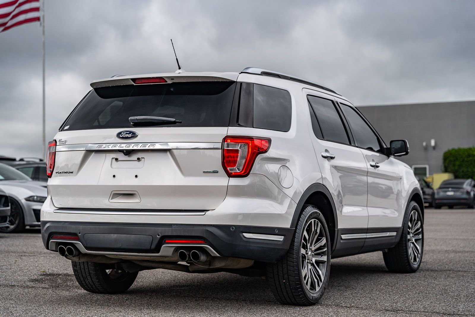 Certified 2018 Ford Explorer Platinum AWD/4WD image 7