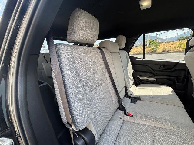 Used 2025 Toyota 4Runner SR5 AWD/4WD image 40