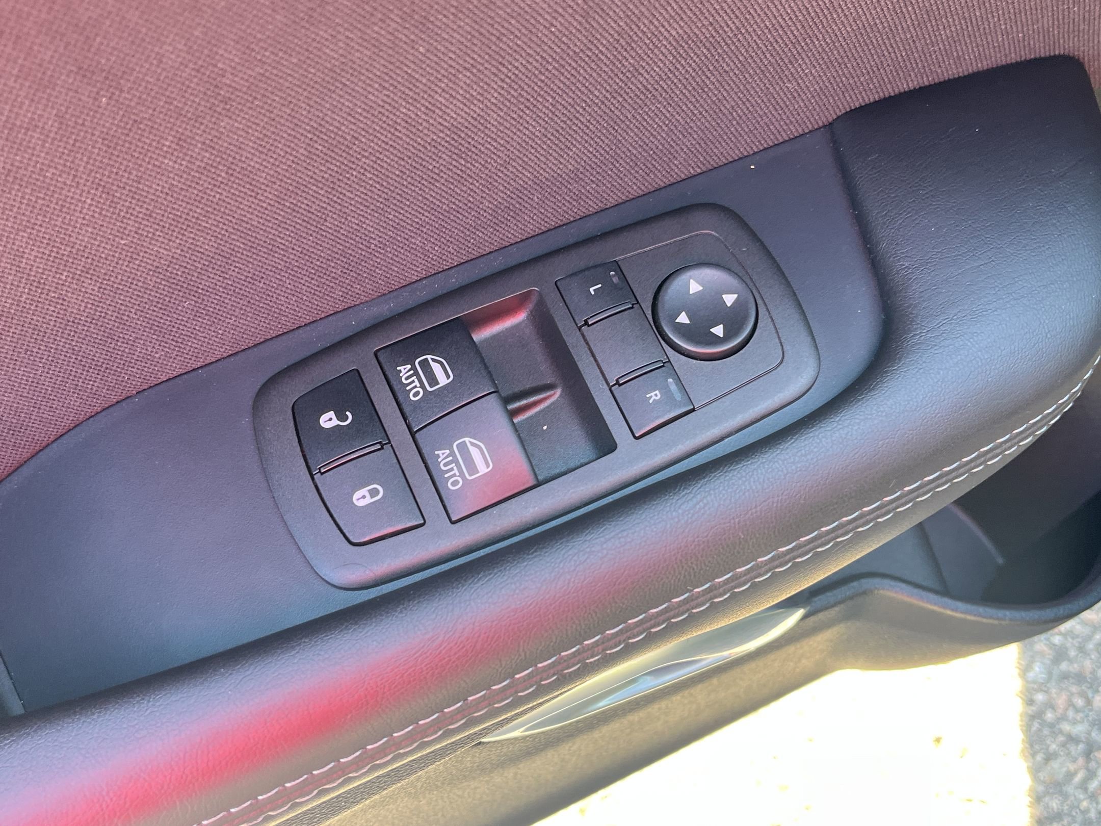 Used 2022 Dodge Challenger R/T w/ Driver Convenience Group RWD image 14