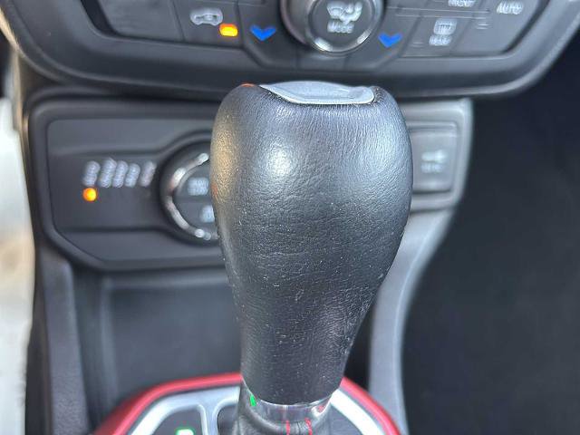 Used 2018 Jeep Renegade Trailhawk w/ Cold Weather Group II AWD/4WD image 16