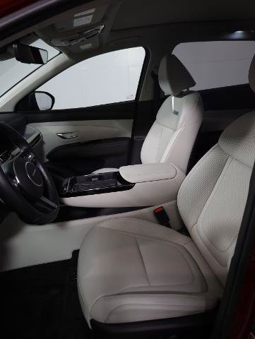 Used 2025 Hyundai Tucson Limited AWD/4WD image 9