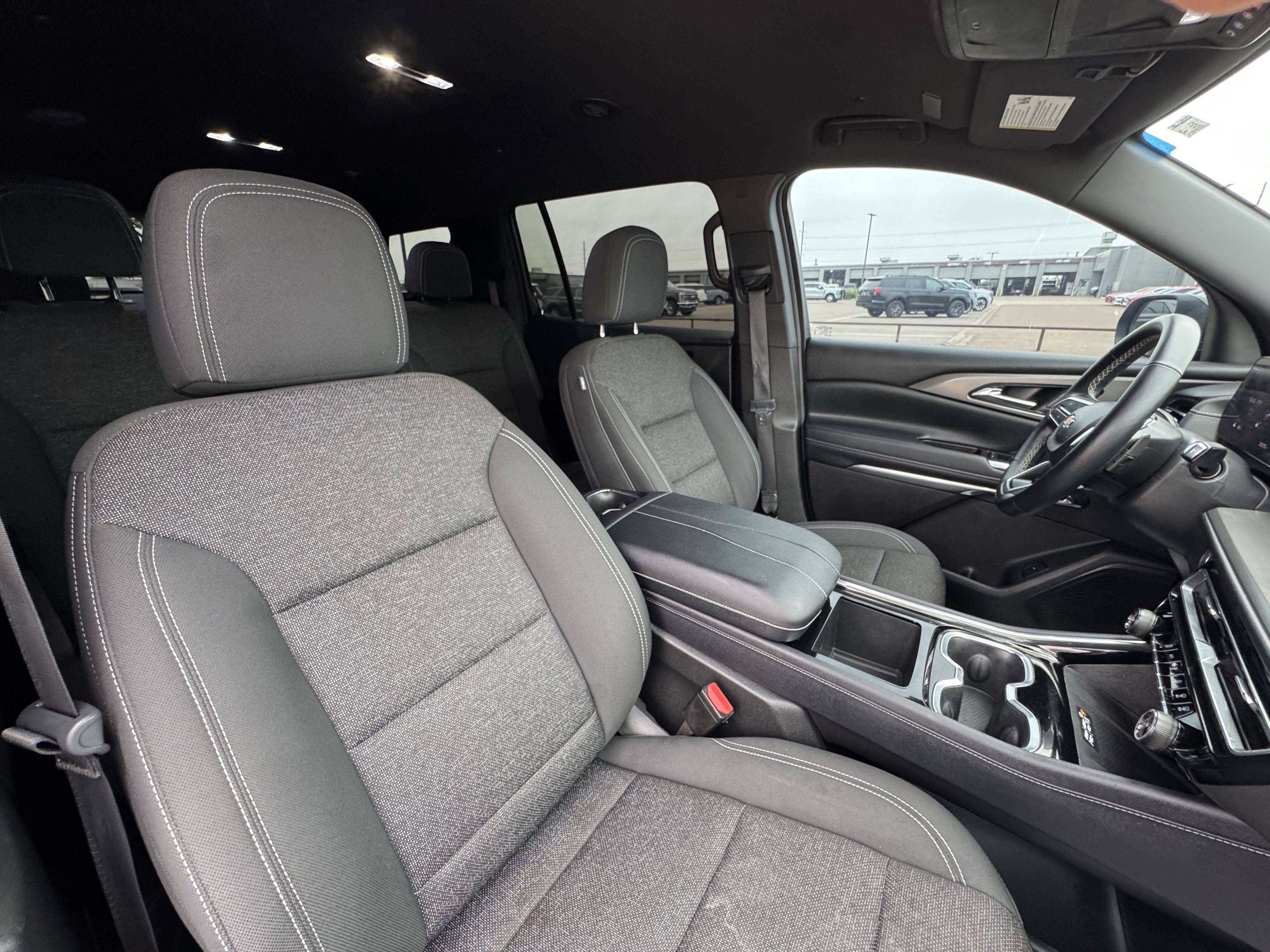 Used 2025 Chevrolet Traverse LT w/ LPO, Floor Liner Package FWD image 36