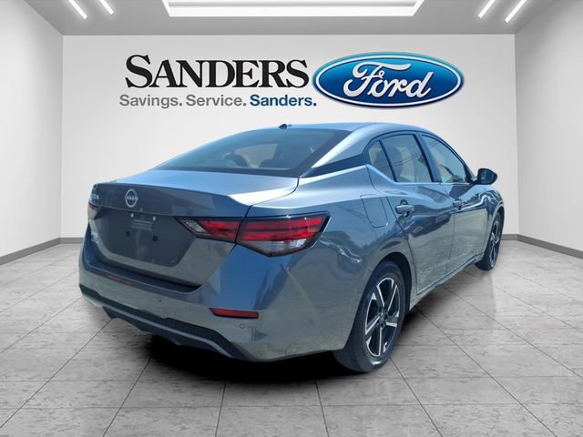 Used 2025 Nissan Sentra SV FWD image 2